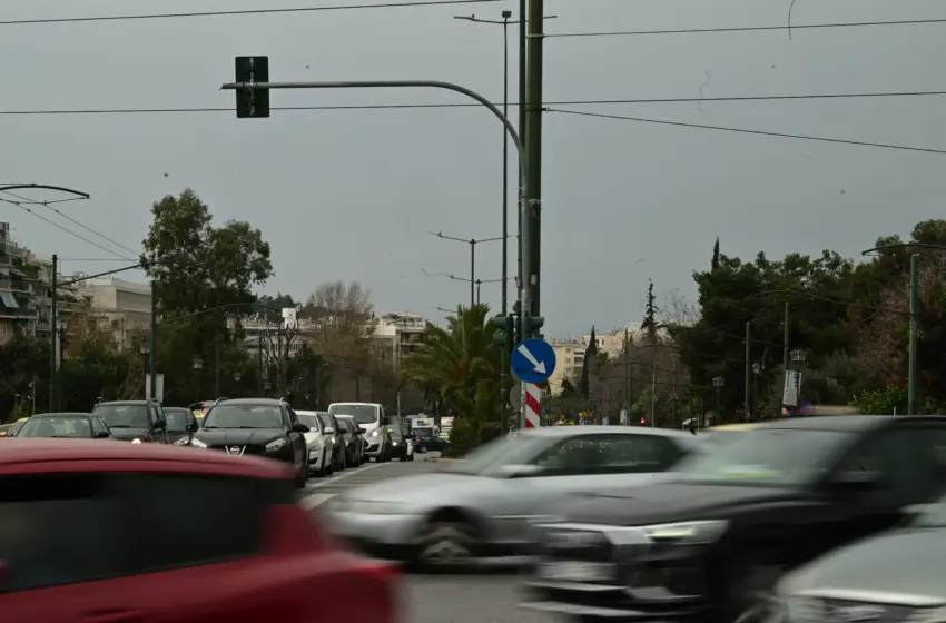  Σε εξέλιξη η εξόδος των εκδρομέων- Πού υπάρχουν καθυστερήσεις (live)