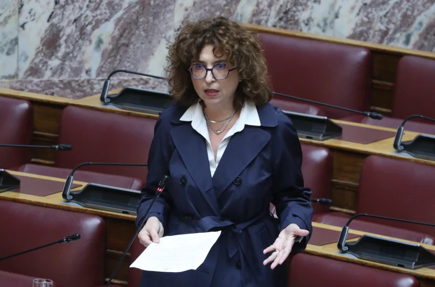  Καραγεωργοπούλου: Η Κωνσταντοπούλου δεν μου επέτρεπε να καταθέτω ερωτήσεις στον Δένδια