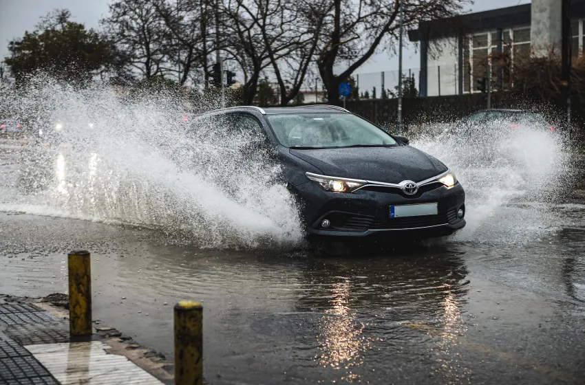  Κακοκαιρία: Σοβαρά προβλήματα σε όλη τη χώρα-Πώς θα εξελιχθούν τα φαινόμενα, νέο έκτακτο δελτίο της ΕΜΥ