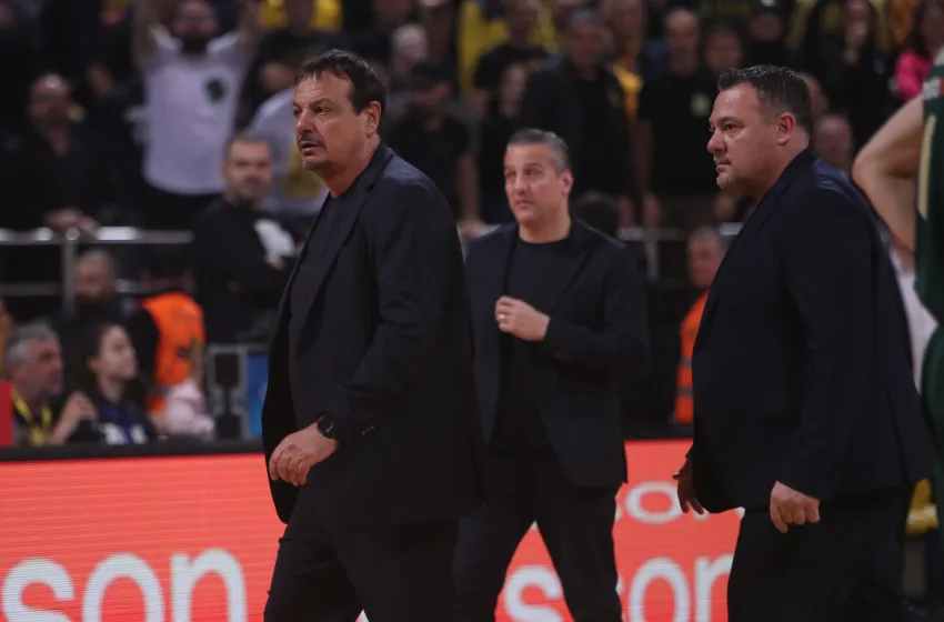  Χαμός στο Άρης-Παναθηναϊκός – Έξαλλος ο Αταμάν μπήκε στο παρκέ και στη συνέχεια αποβλήθηκε (vid)