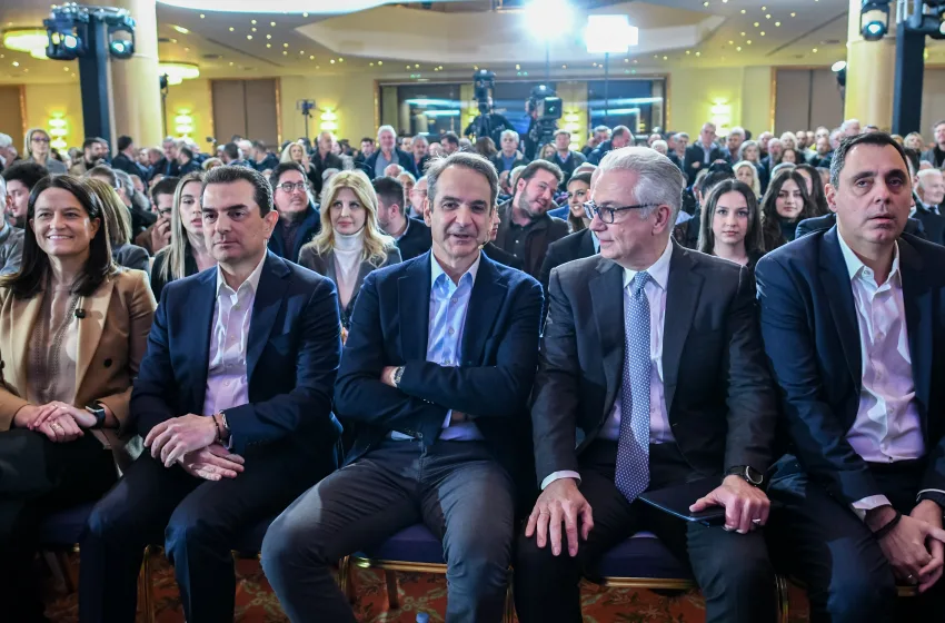  Ενός λεπτού σιγή για την τραγωδία στη Χίο στο προσυνέδριο της ΝΔ στα Ιωάννινα