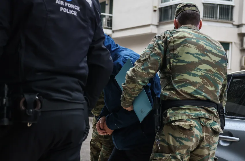  Στη φυλακή ο σμήναρχος που κατηγορείται για κατασκοπεία υπέρ της Κίνας-Τι είπε στην απολογία του