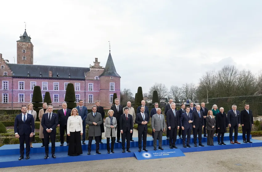  “Για μας χτυπάνε οι… καμπάνες;” διερωτάται ο Κυριάκος Μητσοτάκη στην άτυπη Σύνοδο Κορυφής (vid)