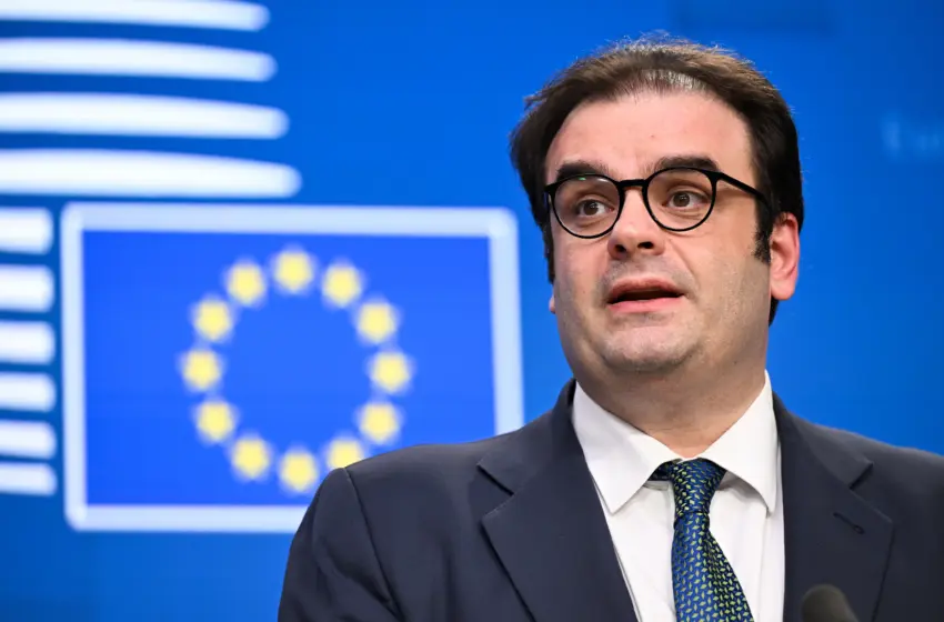  Πιερρακάκης: Υπαρξιακής σημασίας να διαφυλάξουμε τον διεθνή ρόλο του ευρώ