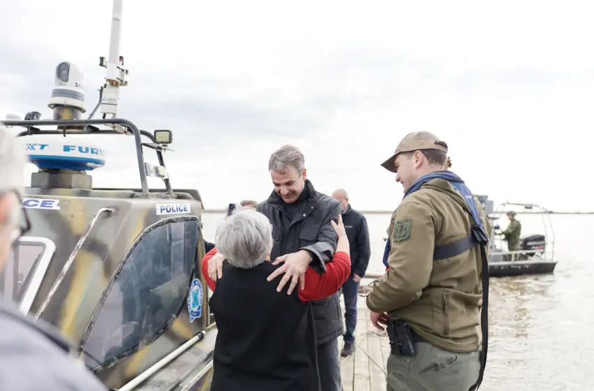  Ανάρτηση Μητσοτάκη από την συνάντηση με την “κυρά του Δέλτα” στην καλύβα της