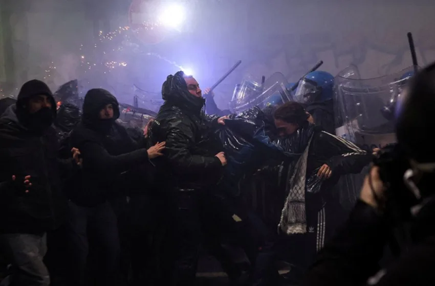  Μιλάνο: Επεισόδια κοντά στο Ολυμπιακό Χωριό-Κροτίδες και δακρυγόνα μεταξύ αστυνομίας και διαδηλωτών (vid)