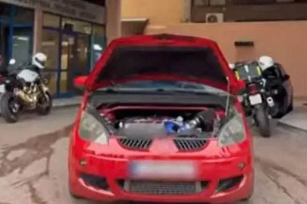  Αττική: Ταυτοποιήθηκε οδηγός που έκανε κόντρες και ”ανέβαζε” βίντεο στα social media