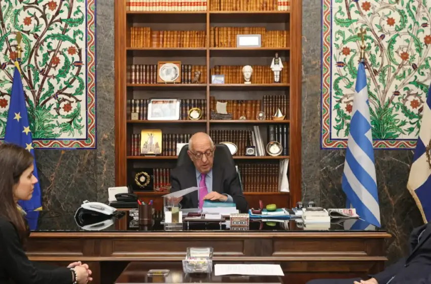  ΟΠΕΚΕΠΕ: Παραδόθηκε στον πρόεδρο της Βουλής το πόρισμα της Εξεταστικής