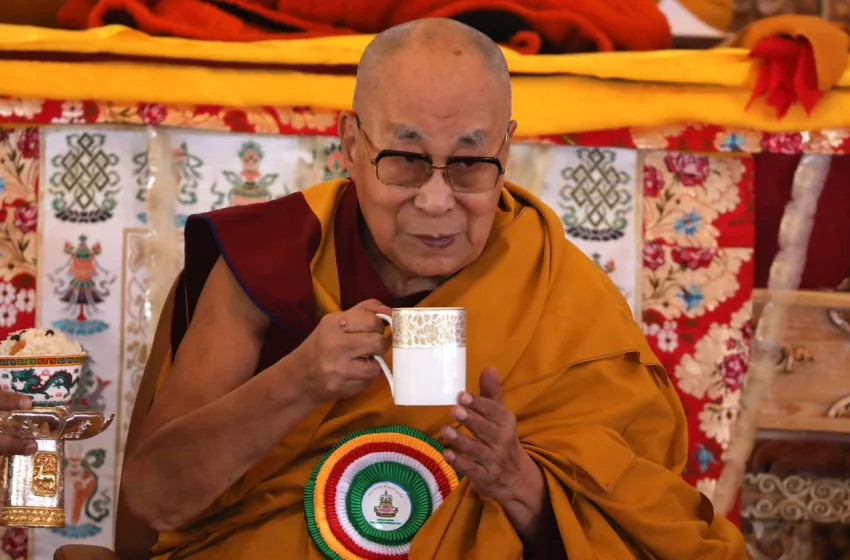  Έκτακτη ανακοίνωση του Δαλάι Λάμα για τον Τζέφρι Επστάιν