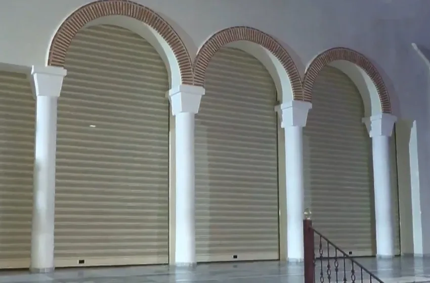  Κορυδαλλός: Παπάς έβαλε ρολά στην εκκλησία μετά από κλοπή