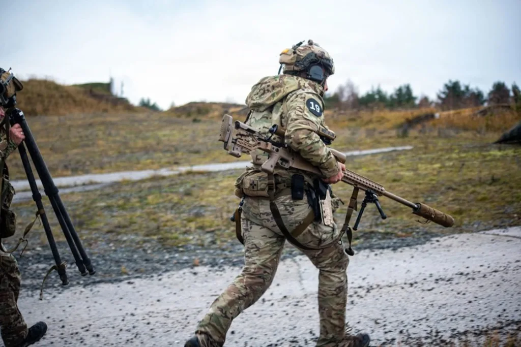 ellines stratiotes gaza