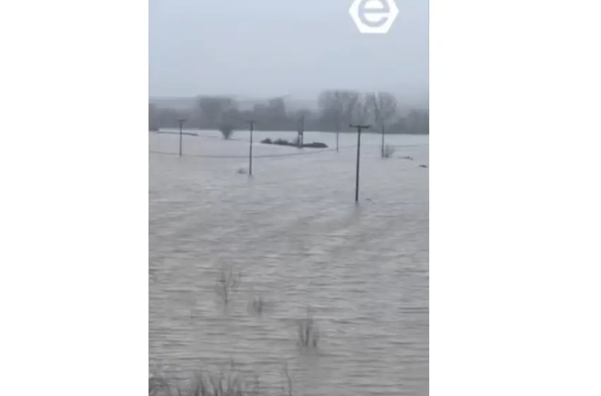  “Πνίγεται” ο Έβρος: Εικόνες καταστροφής στο Σουφλί – Κλειστός ο δρόμος προς Δαδιά