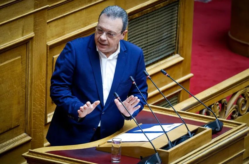  Φάμελλος:  Αφαιρείτε κάθε δικαίωμα στον εργαζόμενο για να μην τολμάει να μιλήσει