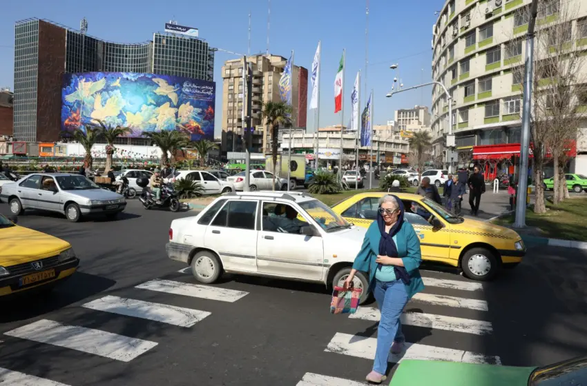  Ινδία: Καλεί τους πολίτες της να εγκαταλείψουν το Ιράν με όλα τα διαθέσιμα μέσα μεταφοράς