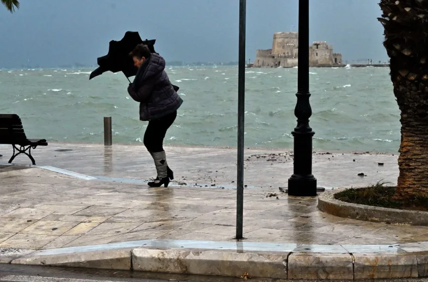  Καιρός: Καταιγίδες και ισχυροί άνεμοι σε Κρήτη και Έβρο-Έρχεται σκόνη και λασποβροχές