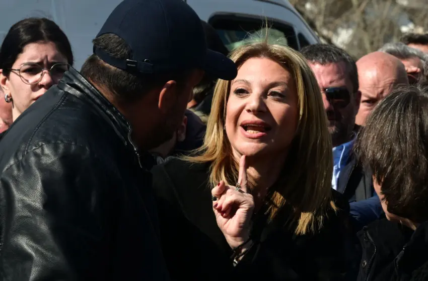  Καρυστιανού: Ήθελα να μιλήσω αλλά δεν με άφησαν- Έντονος διάλογος με Ρούτσι (εικόνες)