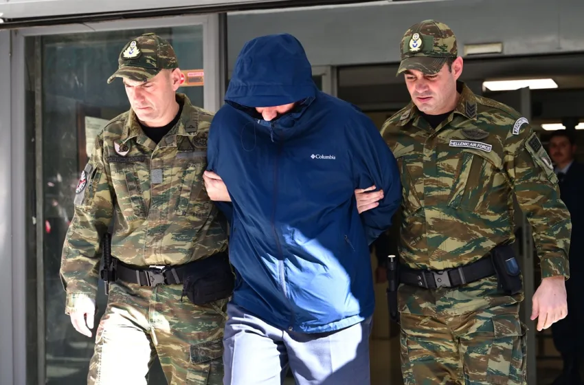  Κατασκοπευτικό θρίλερ: Πώς έγινε η στρατολόγηση του 54χρονου αξιωματικού-Πήρε προθεσμία να απολογηθεί την Τρίτη