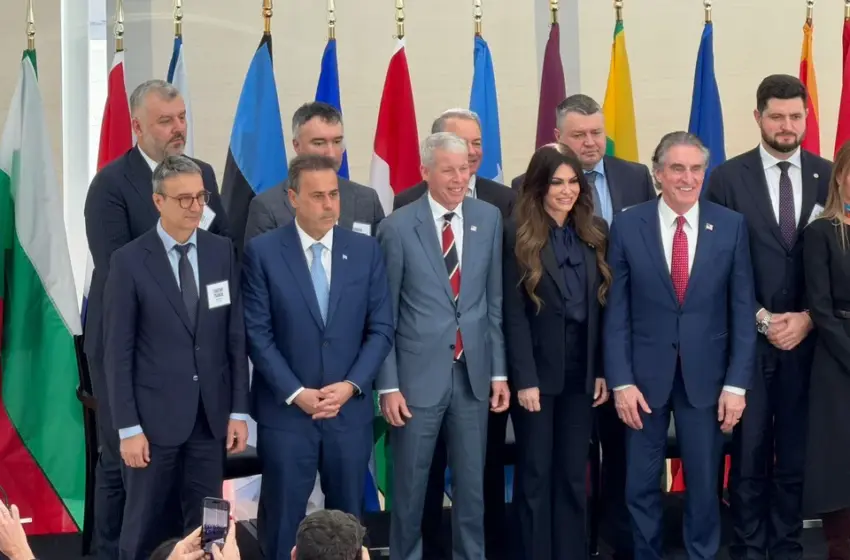  Το κοινό ανακοινωθέν των 13 υπουργών των χωρών του Κάθετου Διάδρομου