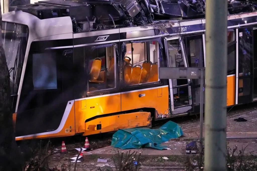 milano tram ektroxiasmos nekroi traumaties
