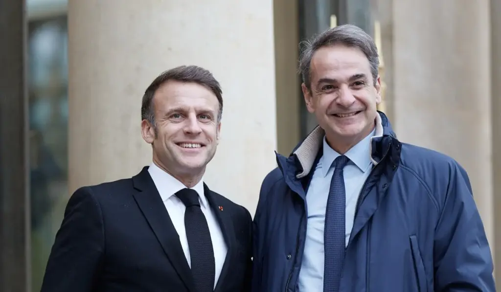 mitsotakis macron