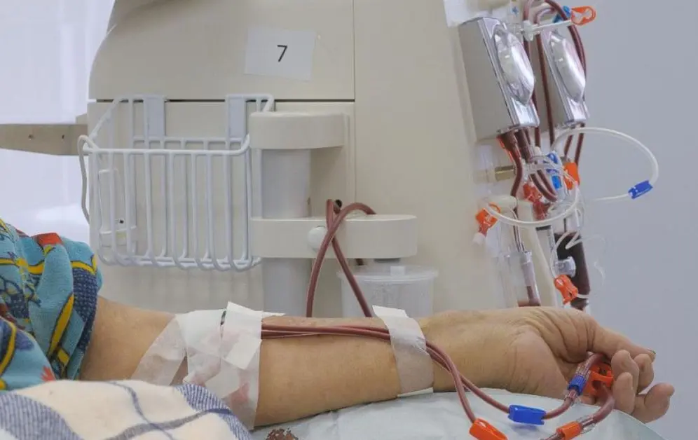 monada tehnitou nefrou