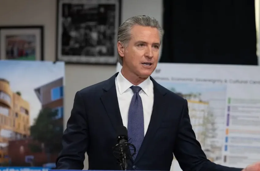  Σφοδρή επίθεση Νιούσομ σε Τραμπ: Ο πιο καταστροφικός πρόεδρος όλων των εποχών