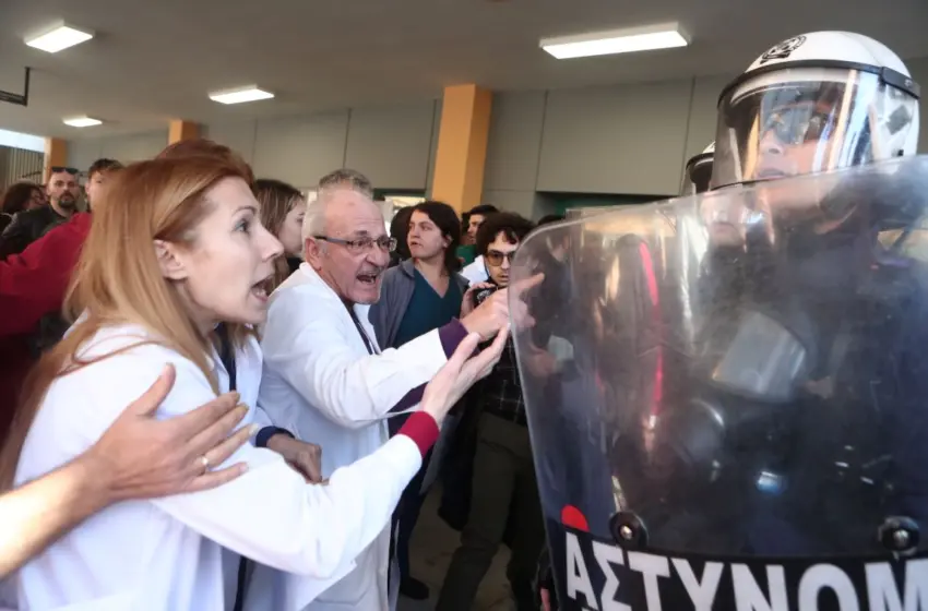  Νίκαια: Μεγάλη ένταση στο Κρατικό κατά την επίσκεψη Γεωργιάδη-Επεισόδια μεταξύ νοσηλευτών και αστυνομικών