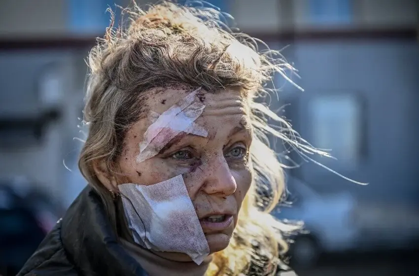  Ουκρανία: Η γυναίκα-σύμβολο του πολέμου επέστρεψε και προκαλεί τον Πούτιν