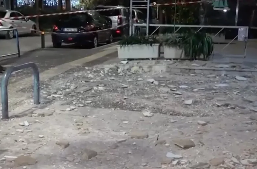  Παλιό Φάληρο: Έβρεξε σοβάδες και ζαρντινιέρες από πολυκατοικία  στην Μ.Αλεξάνδρου