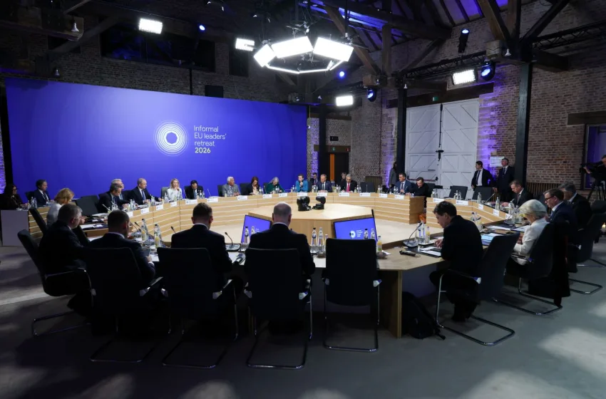  Σύνοδος Κορυφής:Ο Μακρόν ζητά συνεργασίες, Μελόνι και Όρμπαν ανεβάζουν τους τόνους