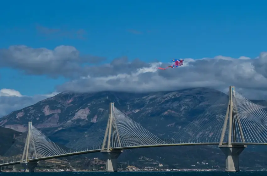  Καθαρά Δευτέρα: Με ήλιο και βοριάδες το πέταγμα του χαρταετού