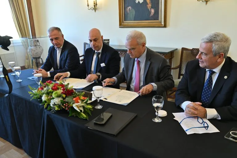 ypografimouie 768x512 1