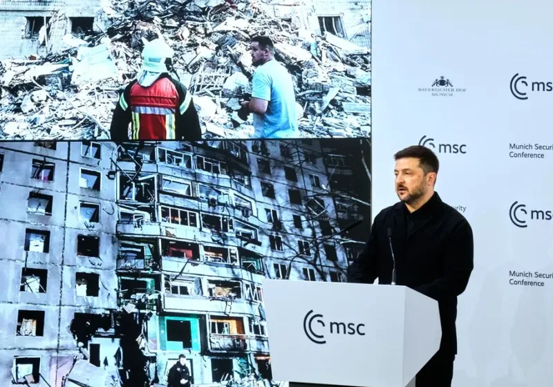  Ζελένσκι από Μόναχο: Ο Πούτιν δεν μπορεί να απαρνηθεί την ιδέα του πολέμου