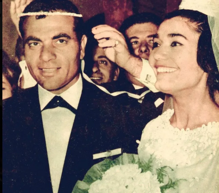 Η Μαρινέλλα στην αιωνιότητα: "Δεν μου άρεσαν ποτέ όλοι αυτοί οι υπέρτιτλοι... ντίβα, Εκάβη, θεά" 3 1 40