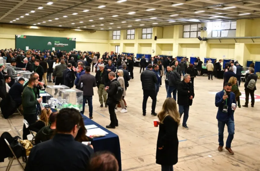  ΠΑΣΟΚ: Έκλεισαν οι κάλπες-Καταμέτρηση για την εκλογή νέας Κεντρικής Επιτροπής-271 θέσεις για 506 υποψήφιους