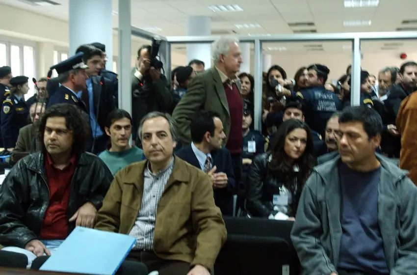  17 Νοέμβρη: Η βόμβα στα χέρια Ξηρού και η απάντηση Κουφοντίνα αν σκέφτηκε να τον “τελειώσει” για να μην μιλήσει