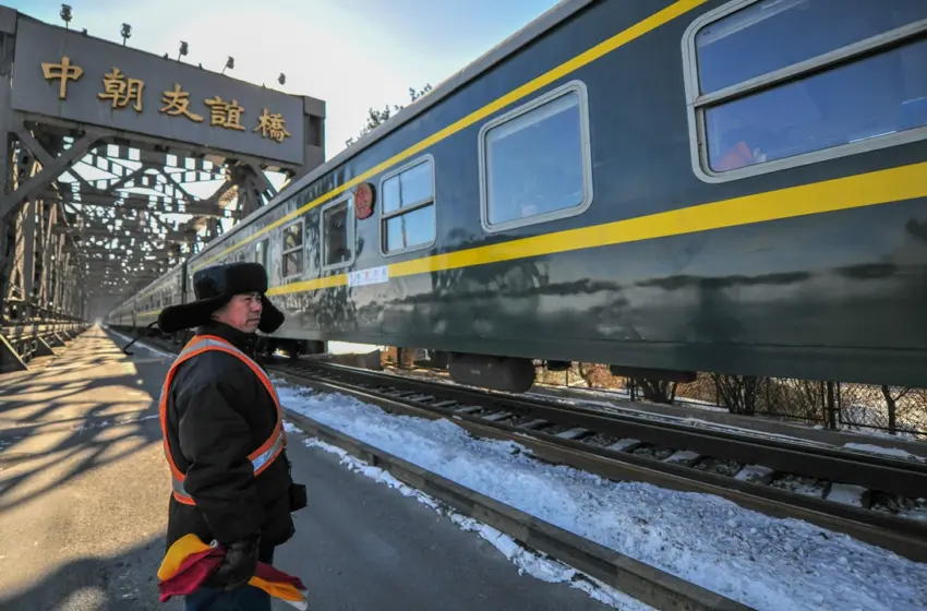  Πεκίνο: Αναχωρεί μετά από 6 χρόνια το πρώτο επιβατικό τρένο προς Β. Κορέα