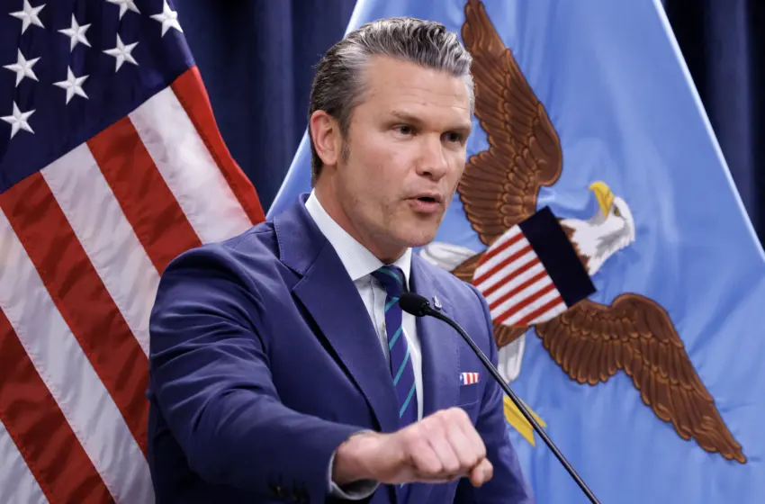  Χέγκσεθ: Η Ρωσία δεν πρέπει να εμπλακεί στο Ιράν- Ισχυρή η συνομιλία Τραμπ-Πούτιν