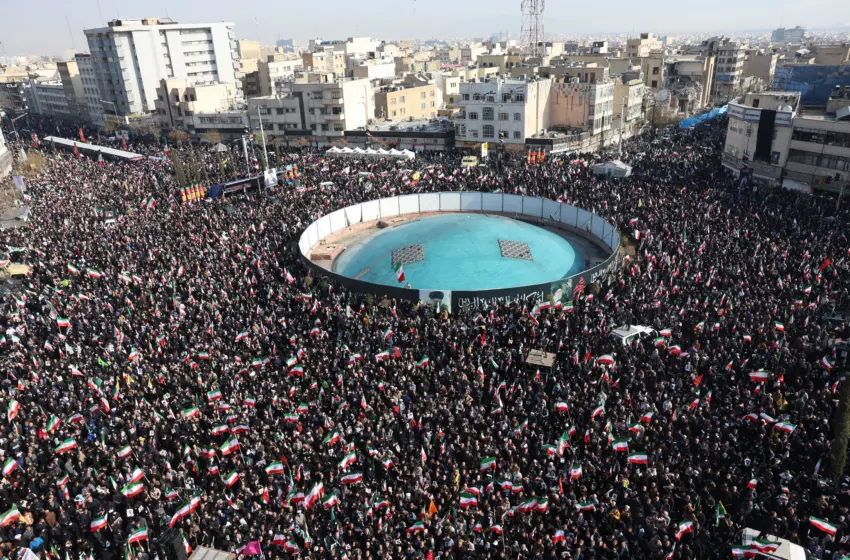  Ιράν: Στους δρόμους χιλιάδες υποστηρικτές του νέου θρησκευτικού ηγέτη Μοτζτάμπα Χαμενεΐ