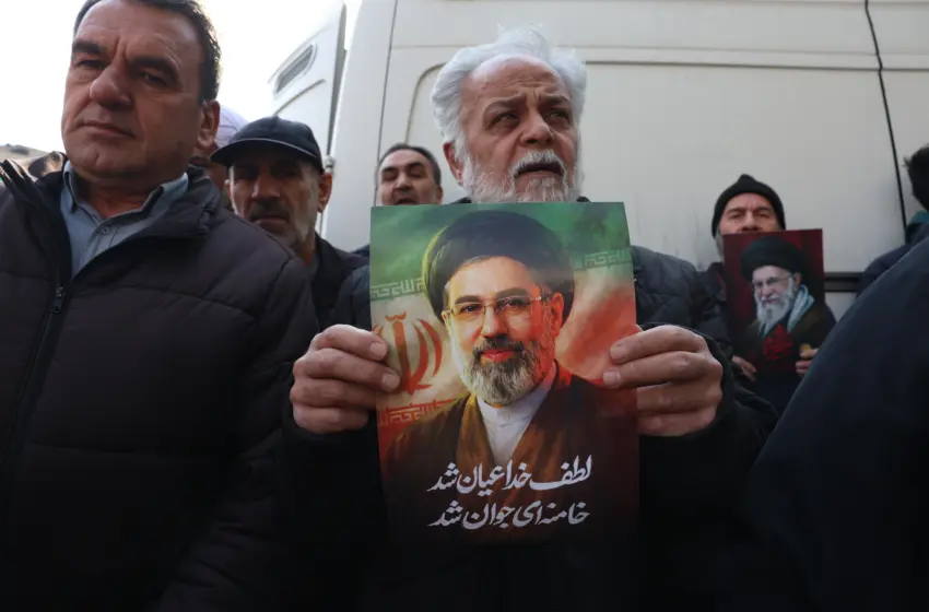  WSJ: Ο Τραμπ υπέρ της δολοφονίας Μοτζτάμπα Χαμενεΐ αν δεν εγκαταλείψει τα πυρηνικά