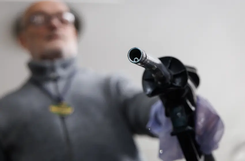  Ράλι ανόδου στα καύσιμα:Η βενζίνη “φλερτάρει” τα 2 ευρώ- Κινητοποιήσεις προαναγγέλουν οι βενζινοπώλες