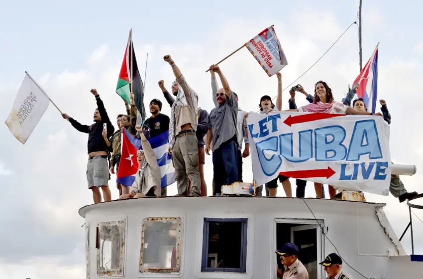  Κούβα: Στολίσκος που μεταφέρει ανθρωπιστική βοήθεια έφθασε στην Αβάνα