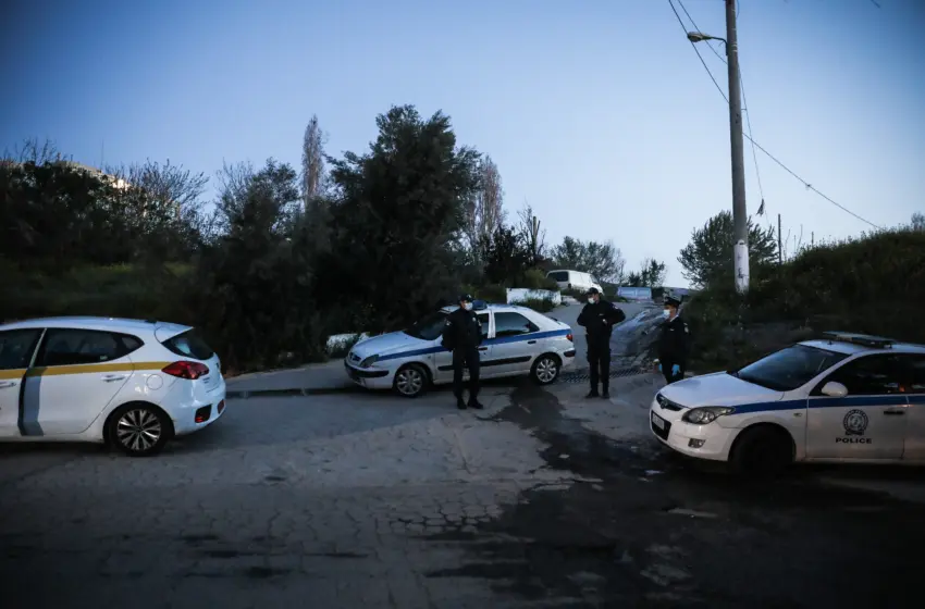  Έφοδος ΕΛΑΣ σε καταυλισμούς Ρομά σε Μενίδι και Ζεφύρι– Ξηλώθηκαν 1.500 μέτρα καλωδίων(vid)