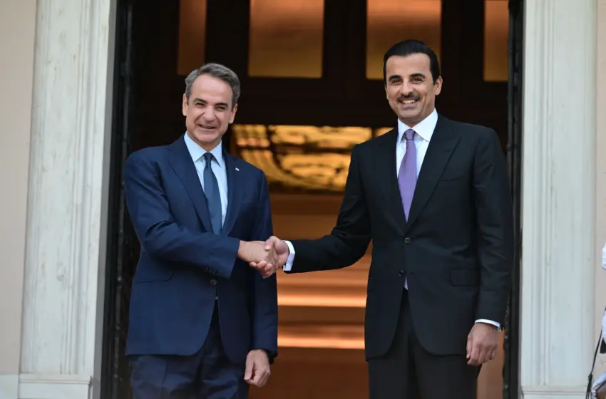  Ο Μητσοτάκης συνομίλησε με τον Εμίρη του Κατάρ για τη Μέση Ανατολή