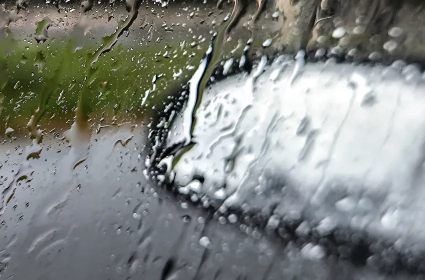  Έρχεται ισχυρή κακοκαιρία: Προειδοποιήσεις για βροχές και πλημμύρες σε όλη τη χώρα