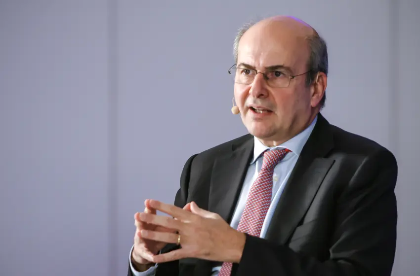  Χατζηδάκης: Έχοντας βάλει τα θεμέλια για την Ελλάδα του 2030 πρέπει να αλλάξουμε πίστα