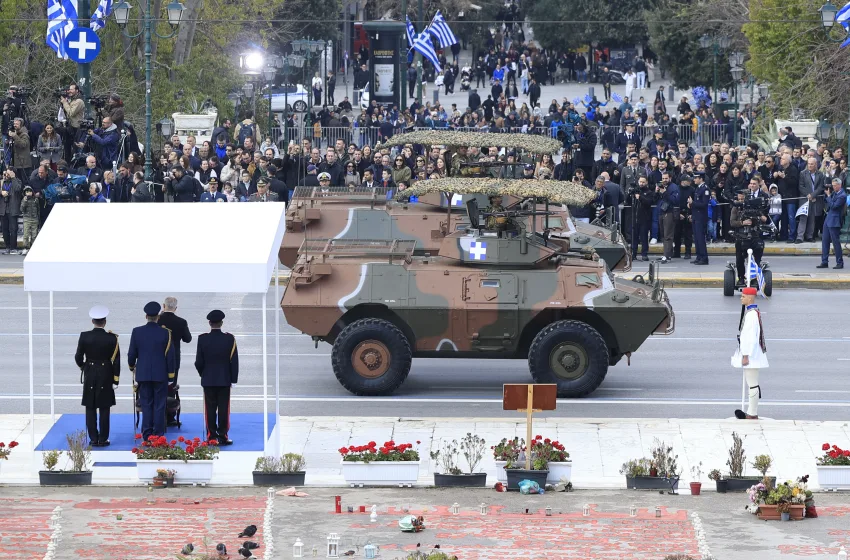  Ανάρτηση Δένδια για τα νέα οπλικά συστήματα που συμμετείχαν στην παρέλαση (vid)