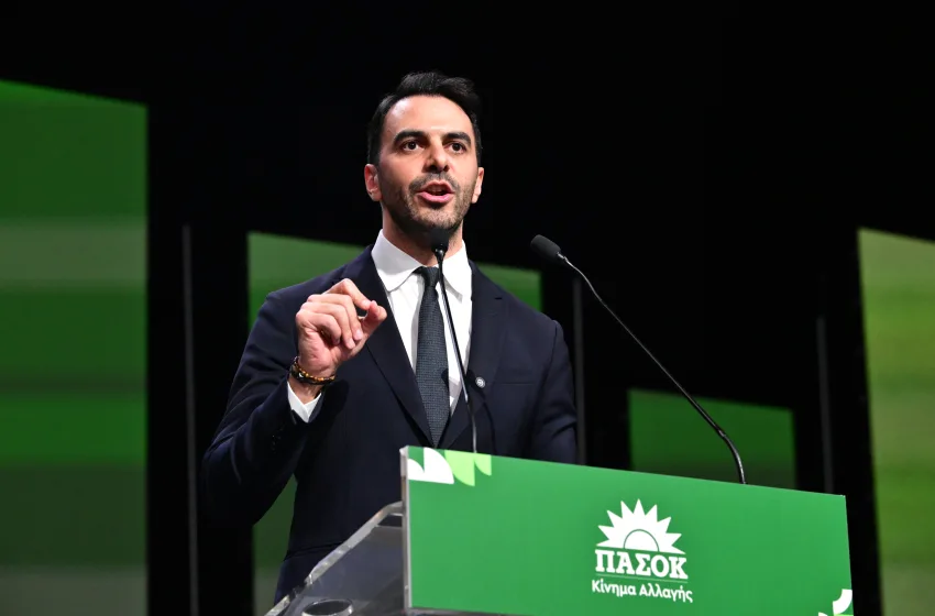  Συνέδριο ΠΑΣΟΚ/Χριστοδουλάκης: Καθαρή διαχωριστική γραμμή με τη δεξιά του Μητσοτάκη, χωρίς αστερίσκους και θολά σημεία