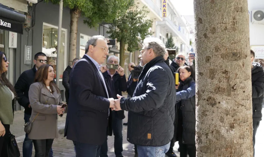  Φάμελλος: Η κυβέρνηση επιλέγει τη φτωχοποίηση της κοινωνίας και την εξυπηρέτηση των καρτέλ