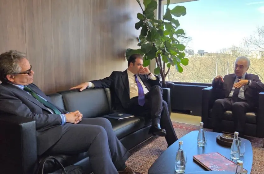  Παρίσι: Συνάντηση Πιερρακάκη με  Μπιρόλ, για την ενεργειακή ασφάλεια και την κρίση στη Μέση Ανατολή